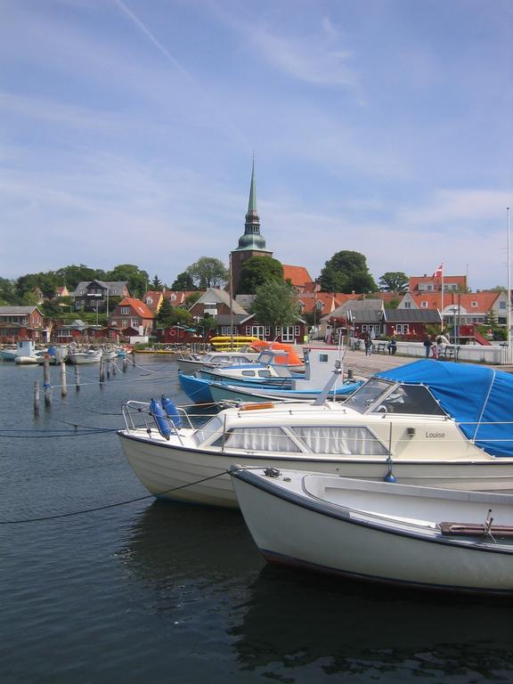 Den Gamle Gaard Apartments Nysted Exterior photo
